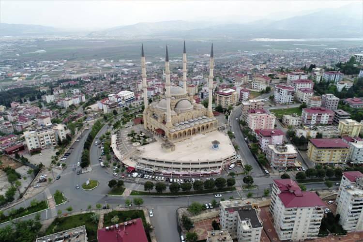 <p>Abdulhamit Han Camisi - Kahramanmaraş</p>