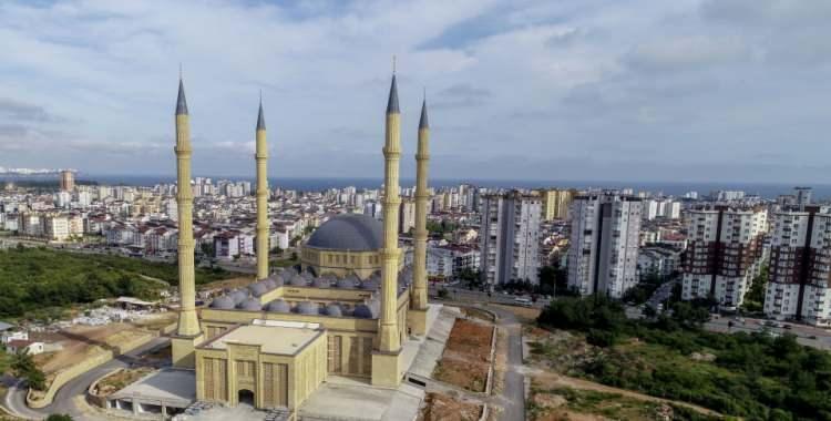 <p>Akdeniz Üniversitesi Camisi - Antalya</p>