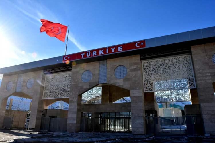 <p>Sınır kapıları,</p>
