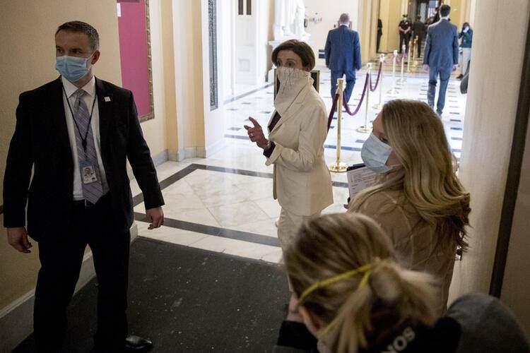 <p>Temsilciler Meclisi'nin Demokrat Parti'li başkanı Nancy Pelosi, 500 milyar dolarlık ek corona virüs paketinin oylanmasından dakikalar önce gazetecilere açıklama yapıyor. Üç trilyon doları aşkın bir duyuran ABD'de işsizlik başvuruları 26 milyonu geçti.</p>
<ul>
</ul>