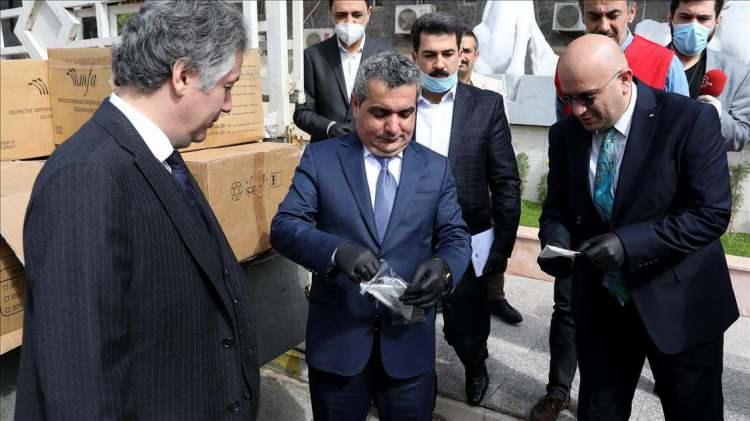 <p>Salgının tespit edildiği ilk gün 20 bin maske Türkiye'den Erbil'e gönderilmişti.</p>
<p> </p>