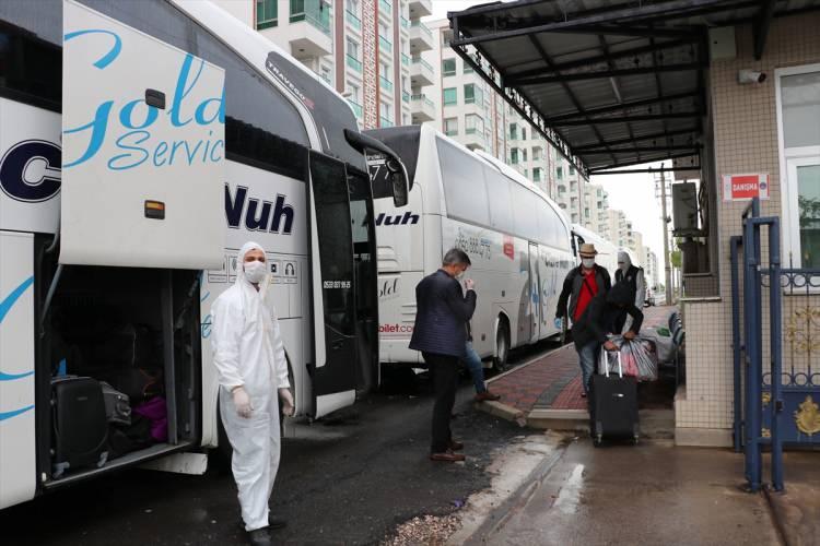 <p>Irak'tan yeni tip koronavirüs (Kovid-19) tedbirleri kapsamında getirilen 90 Türk vatandaşı, Diyarbakır'da yurda yerleştirildi.</p>
<p> </p>