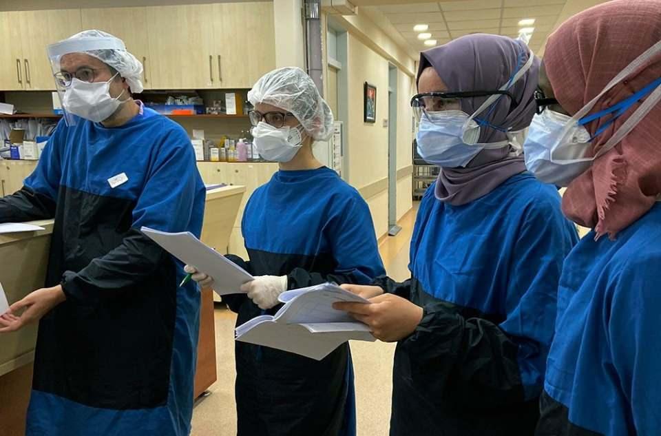 <p>İstanbul'da yeni tip corona virüs (Covid-19) salgınına yakalananların tedavi edildiği hastanelerden biri de Cerrahpaşa Tıp Fakültesi Hastanesi.</p>
<p> </p>