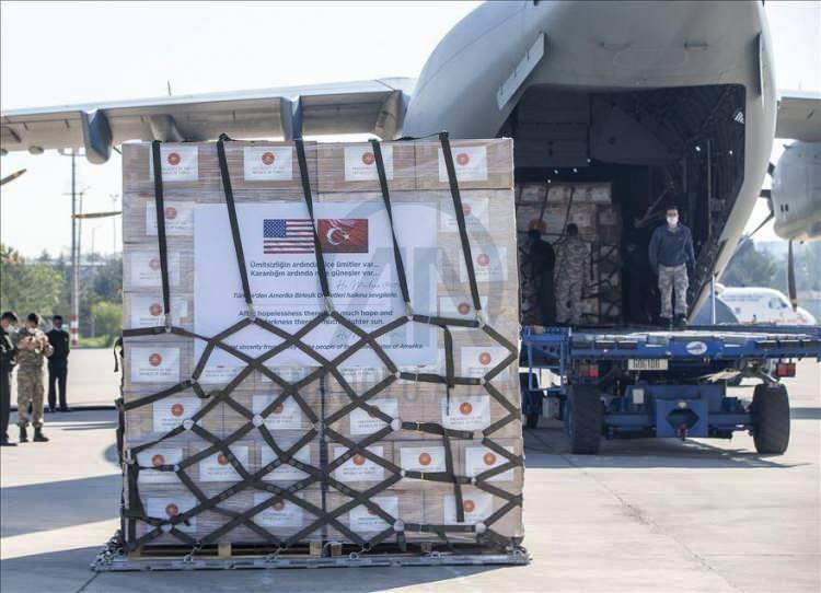 <p>Türkiye 28 Nisan'da da bir diğer NATO müttefiki ABD'ye bir askeri uçakla yardım malzemesi gönderdi.</p>
<p> </p>