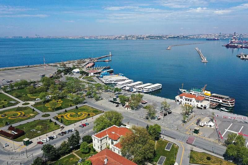 <p>Kadıköy Meydanı</p>
