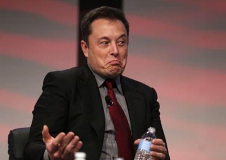 <p>BBC'deki habere göre, Bu düşüş Musk'ın kişisel servetine de yansıdı. Sahip olduğu Tesla hisselerindeki düşüş nedeniyle Musk'ın kişisel serveti 3 milyar dolar azaldı. </p>
