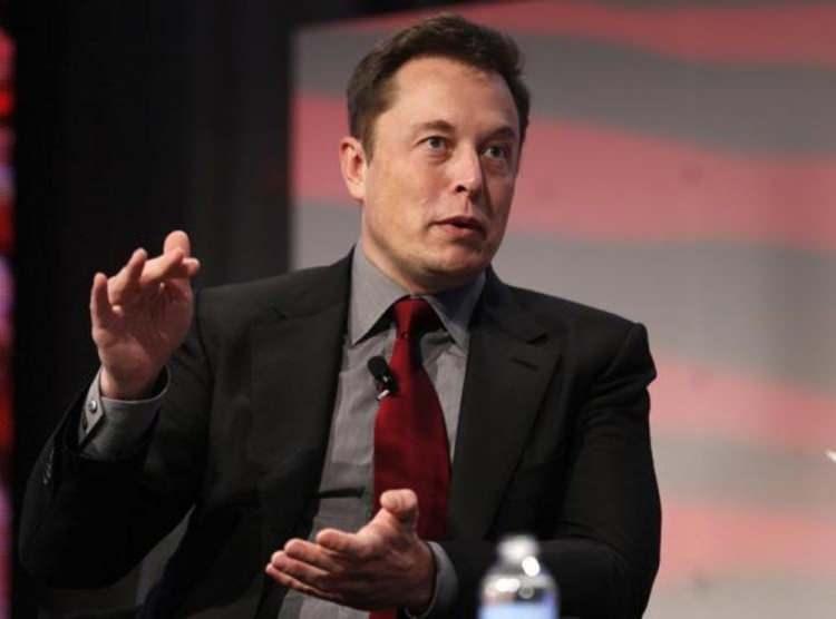<p>Musk 2018'de de Tesla'nın New York Borsası'ndaki geleceğini yorumladığı bir tweeti sonrası SEC tarafından 20 milyon dolar para cezasına çarptırılmıştı. </p>
