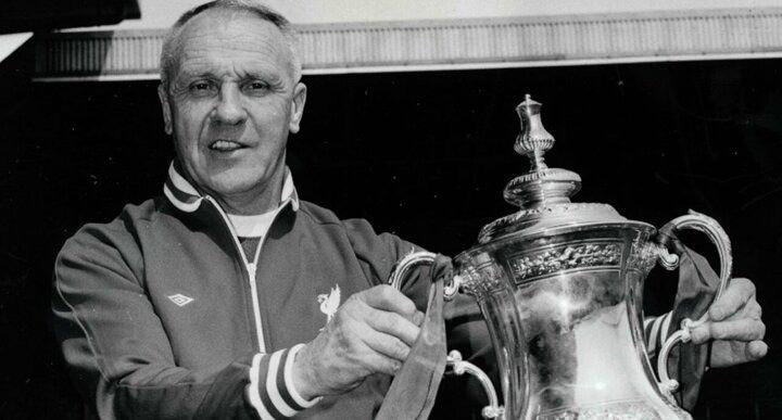 <p>Listenin 4`üncü basamağında, Liverpool efsanesi Bill Shankly bulunuyor. Elde ettiği başarılar nedeniyle İngiliz devi, stadı Anfield`ın girişine İskoç teknik adamın heykelini dikmişti.</p>