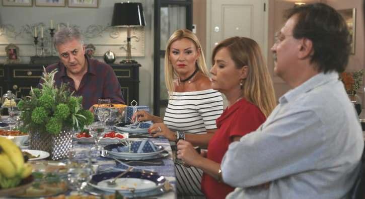 <p>Yine de Severcan rol&uuml; kabul ederek konservatuvar yıllarından sınıf arkadaşı olan Zeyno G&uuml;nen&ccedil; ile partner olmuştu.</p>
