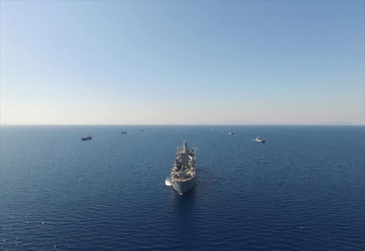 <p>Deniz Kuvvetleri Komutanlığı, Amfibi Görev Grup Komutanlığı harekata hazırlık eğitimlerinin 27-28 Nisan'da Ege Denizi’nde yapıldığını bildirdi.</p>
