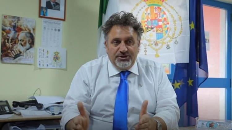 <p>Kasabanın Belediye Başkanı Enrico Fratangelo, kendi para birimlerini kullanmanın 12 yıldır gündemlerinde olduğunu belirterek, koronavirüs salgınının fırsat yarattığını belirtti.</p>