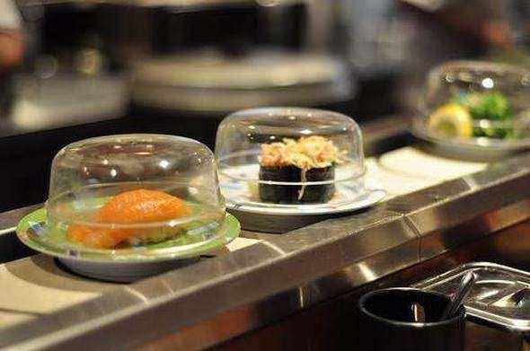 <p>Bu servis otomatı ile restoranlarda garsonlara ihtiyaç kalmıyor...</p>
<p> </p>