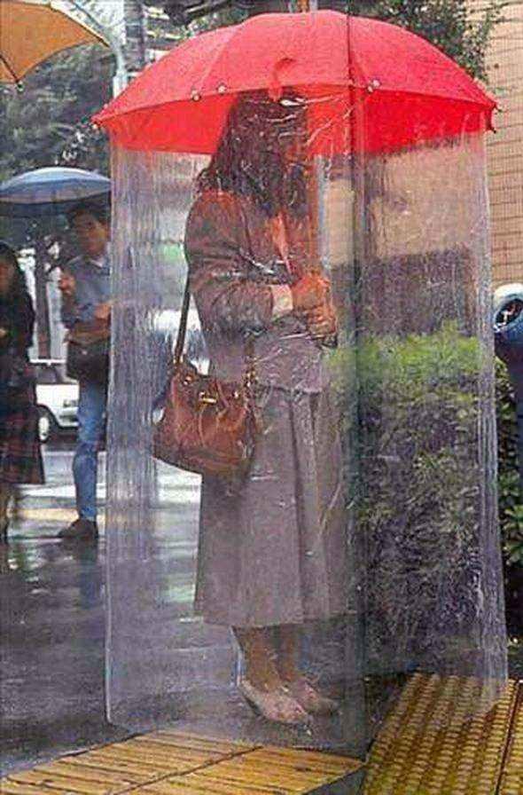 <p>Yağmurlu havalarda tam koruma sağlayan şemsiye...</p>
<p> </p>