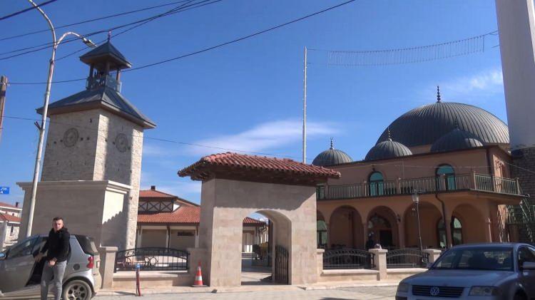 <p>&nbsp;Belediye olarak her &ccedil;eşit &ouml;nlemleri aldıklarını s&ouml;yleyen Krasni&ccedil;, vatandaşlara seslenerek evde kalmaları &ccedil;ağrısında bulundu.</p>
