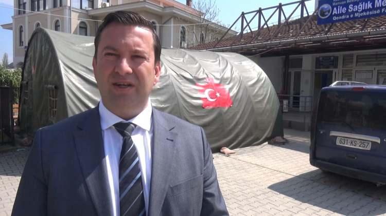 <p>Konuyla ilgili Demirören Haber Ajansı'na (DHA)'ya konuşan Mamuşa Belediyesi Başkanı Abdülhadi Krasniç, ilk vakanın 12 Mart tarihinde Kosova'da görülmesine rağmen, koronavirüsün şimdiye kadar Mamuşa'da hiç bir şekilde rastlanmadı dedi.</p>
