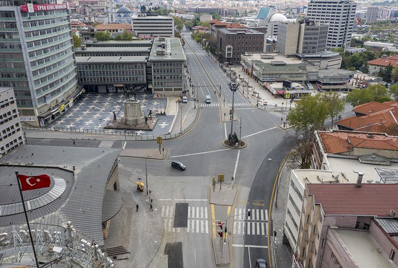 <p> Ulus Meydanı </p>
