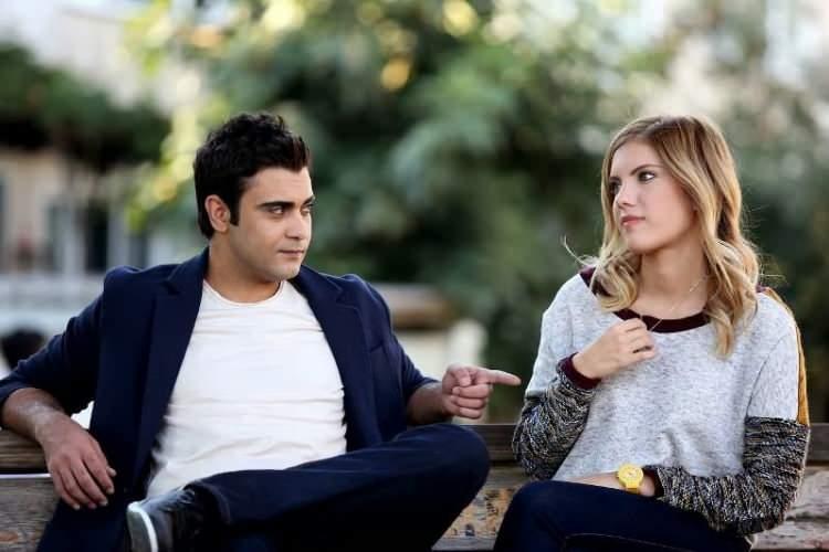 <p>Geldikleri sınıfın İkoncanlar adını taşıyan öğrencileri ise; Furkan (Sezer Arıçay), Elçin (Melis Babadağ), Can (Uraz Kaygılaroğlu), Dikopat (Güneş Zavrak), Zeki (Üümit Erlim), Alice (Ecem Karavus)'den oluşuyordu. </p>