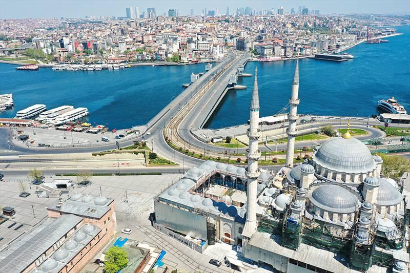 <p>Eminönü Meydanı</p>
