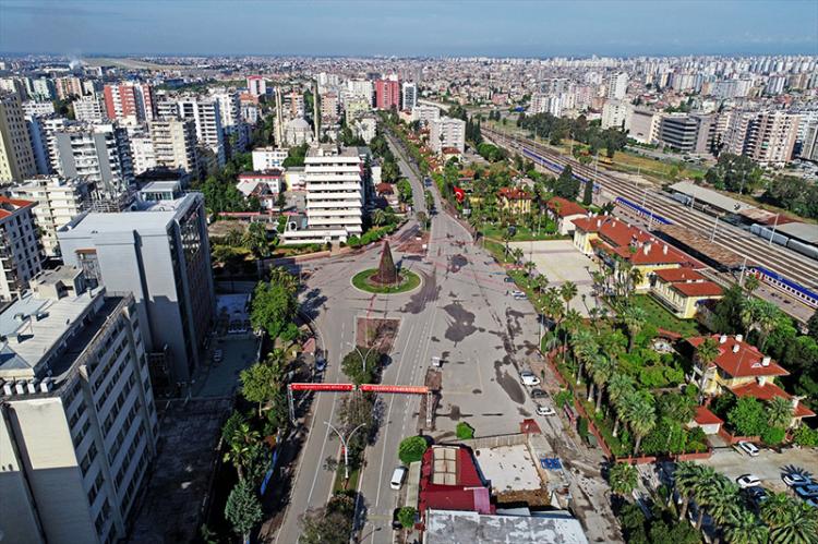 <p>Uğur Mumcu Meydanı / Adana</p>