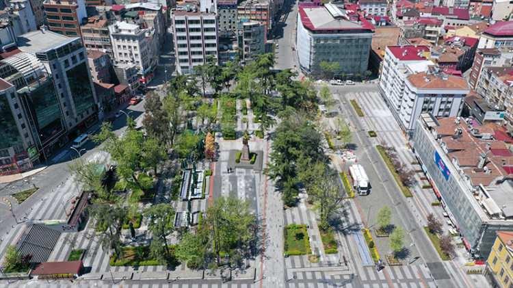 <p>Atatürk Alanı ve Meydan Parkı / Trabzon</p>