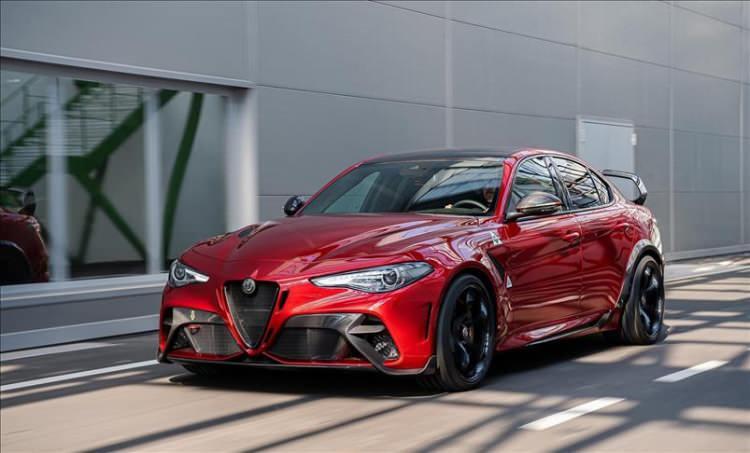 <p>ALFA ROMEO 7 Adet satıldı</p>
