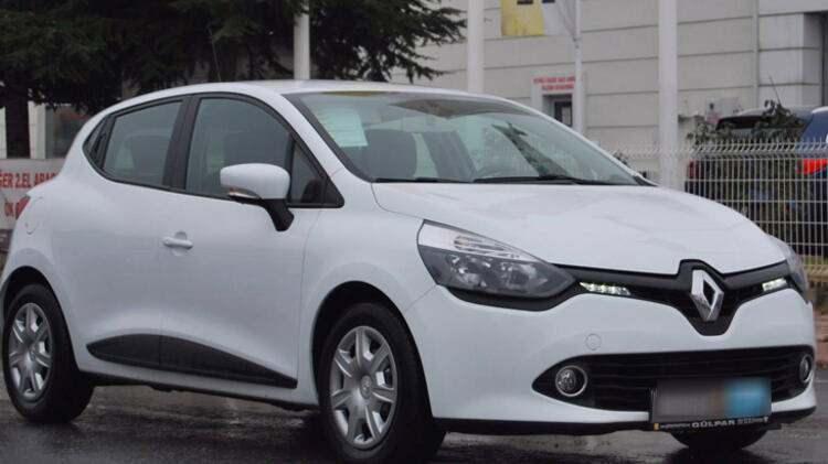 <p><span style="color:#FF8C00"><strong>Renault Clio </strong></span></p>

<p>Türkiye’de en sevilen markalardan olan 2013 Renault Clio 48.000 TL’ye satılabiliyor. Satarken de size çok sıkıntı çıkarmayacak bir otomobildir.</p>

<ul>
</ul>
