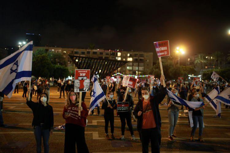 <p>Netanyahu'nun liderliğindeki Likud ile Mavi-Beyaz İttifakı partileri çarşamba günü yaptıkları ortak açıklamada, yeni hükümetin 13 Mayıs'ta mecliste yemin ederek göreve başlayacağını duyurmuştu.</p>
