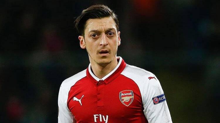 <p><strong>MESUT ÖZİL'DE GOLÜ ATARIZ </strong></p>

<p>Mesut Özil'in sözleşmesi bittiği anda transferde Fenerbahçe'nin favori olduğunu düşünüyorum. Bu konuda da üstüme düşeni yaparım. İş oraya geldiği zaman golü atarız diye düşünüyorum.</p>
