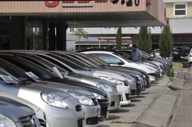 <p><span style="color:#FF8C00"><strong>HEDEF 8 MİLYON ADET</strong></span></p>

<p>Martın ikinci yarısında salgının etkisiyle düşme eğiliminde olan ikinci el otomobil ve hafif ticari araç fiyatlarının nisanda arttığına dikkat çeken Ayyıldız, şöyle devam etti:<strong> "Ocak ve şubatta ikinci el araç pazarındaki fiyat artışı sürmüştü. Hatta martın ilk 10 gününde de yüzde 3 oranında fiyatların arttığını gördük. Martın son 20 gününde ikinci el araç fiyatları yüzde 8 düştü.</strong></p>
