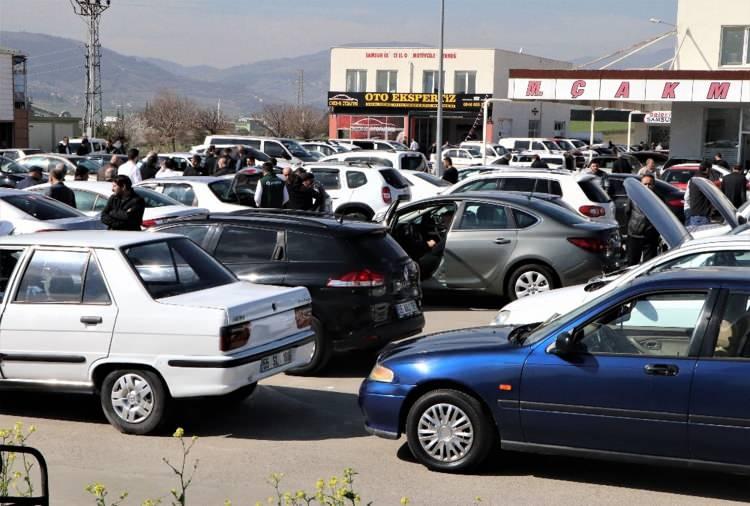 <p>Türkiye'de 2020'nin ilk üç ayında 2 milyon 143 bin 426 adet ikinci el otomobil ve hafif ticari araç satıldı. </p>

<p> </p>
