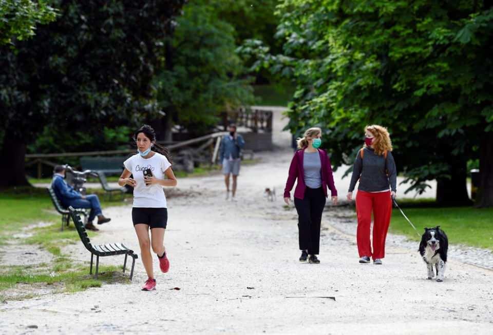 <p>Kuaförlerin, güzellik salonları, bar ve restoranların 1 Haziran'da açılması bekleniyor.</p>

<p> </p>
