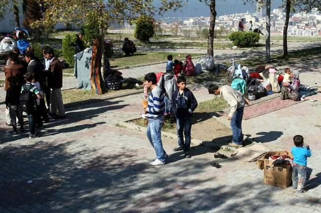 <p><strong>İZMİR</strong></p>

<p>Suriyeli n&uuml;fusu: 146 bin 352&nbsp;kişi.<br />
İl n&uuml;fusu ile karşılaştırması: %3,39</p>
