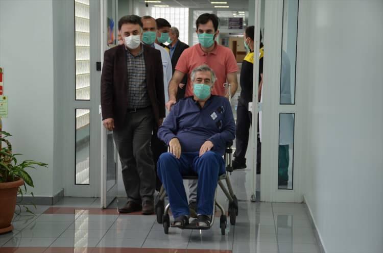 <p>- "Allah'a şükür taburcu oluyorum"</p>
