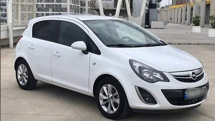 <p><span style="color:#FF8C00"><strong>Opel Corsa </strong></span></p>

<p>Dizel motor seçeneğiyle bulabileceğiniz 2014 model Opel Corsa’nın fiyatı ise 50.000 TL civarı.</p>

<ul>
</ul>
