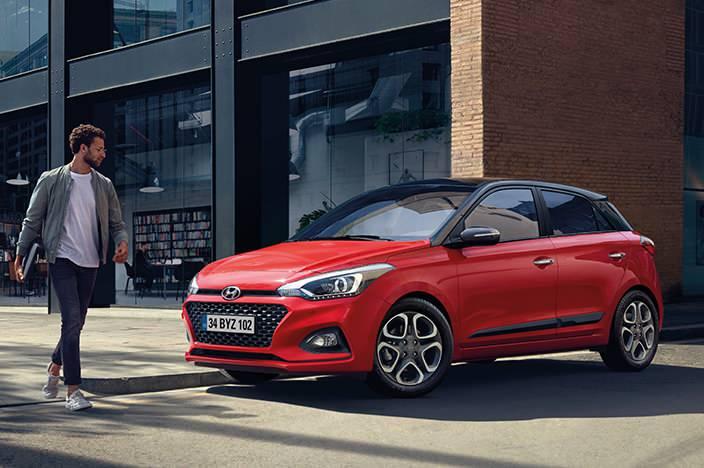 <p><span style="color:#FF8C00"><strong>HYUNDAİ </strong></span></p>
<p>İ20 1.2 MPI 5 İleri Düz Jump (Benzinli)</p>
<p>Şubat ayı liste fiyatı <strong>112.660 TL</strong></p>
<p>Mart ayı liste fiyatı<strong> 113.760 TL</strong></p>
<p>Mayıs ayı liste fiyatı <strong>129.211 TL</strong></p>