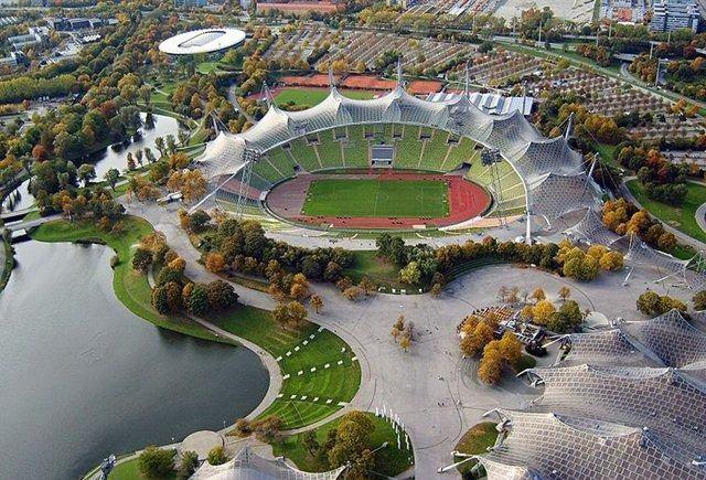 <p><strong>Münih Olimpiyat Stadyumu</strong></p>

<p>Kapasite: 69250</p>

<p>Ülke: Almanya</p>

<p>Şehir: Münih</p>
