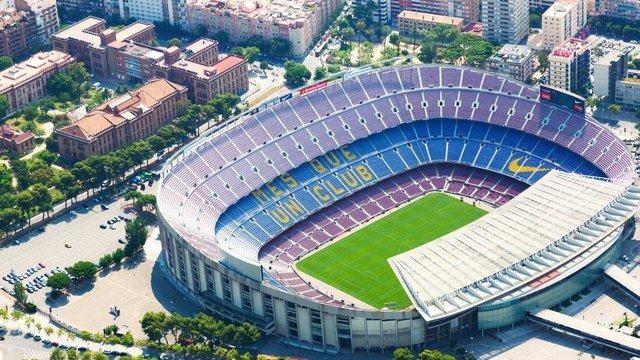 <p><strong>Camp Nou</strong></p>

<p>Kapasite: 99354</p>

<p>Ülke: İspanya</p>

<p>Şehir: Barcelona</p>
