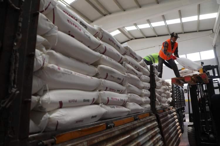 <p>&nbsp;Valilik b&uuml;nyesinde bulunan Sosyal Yardımlaşma ve Dayanışma Vakfı&rsquo;na bu kapsamda 4 TIR'dan oluşan yaklaşık 100 ton un bağışı yapıldı.</p>
