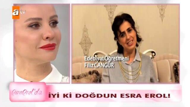 <p>Hafta içi her gün 16.20'de izleyicisi ile buluşan başarılı sunucu Esra Erol, dün yeni yaşına girdi. Ekibinin hazırladığı videoyla duygusal anlar yaşayan Esra Erol sevinç ve hüznü bir arada yaşadı.</p>