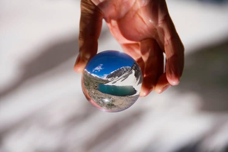 <p>K&uuml;lt&uuml;r, tarih ve doğal zenginlikleriyle &ouml;ne &ccedil;ıkan 1500 rakımlı Ovacık'ta, ilkbaharla yeşilin tonlarına b&uuml;r&uuml;nen doğa, seyrine doyumsuz manzaralar oluşturuyor.&nbsp;</p>

<p>&nbsp;</p>
