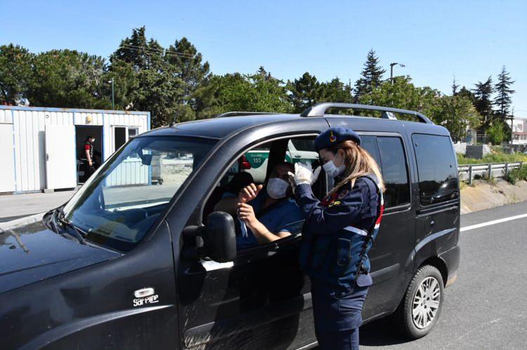 <p>İstanbul'a geri dönmek zorunda kalan birçok yazlıkçı, Tekirdağ'da seyahat yasağının kaldırılmasını yanlış anladıklarını söyledi. </p>