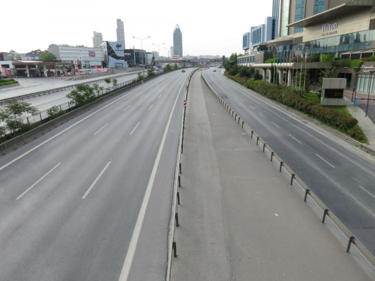 <p>Sokağa çıkma kısıtlaması, 19 Mayıs Salı gecesi 23.59'da sona erecek.</p>