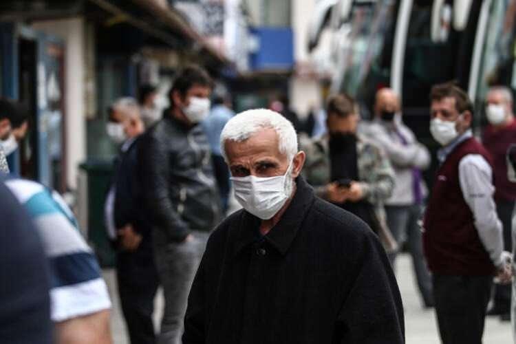 <p>20 Mayıs Çarşamba günü saat 11.00-15.00 arasında 14 yaş ve altındaki çocuklar sokağa çıkmıştı. Dün ise 15-20 yaş arasına izin verildi.</p>
<ul>
</ul>