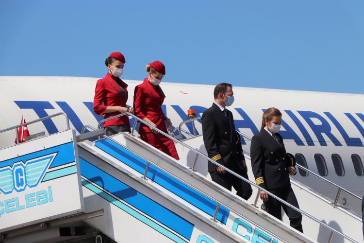 <p>Bu seferde 8 milyonu aşkın insan Samsun&rsquo;a yolculuk yaptı. Bug&uuml;n b&uuml;y&uuml;k bir coşku yaşıyoruz. Ge&ccedil;en sene 100. yıl nedeniyle &ccedil;ok g&uuml;zel etkinlikler yaptık. Meydanlar ve alanlar doluydu. Bu sene korona vir&uuml;s&uuml; nedeniyle bu şekil programlar yapıyoruz.</p>
