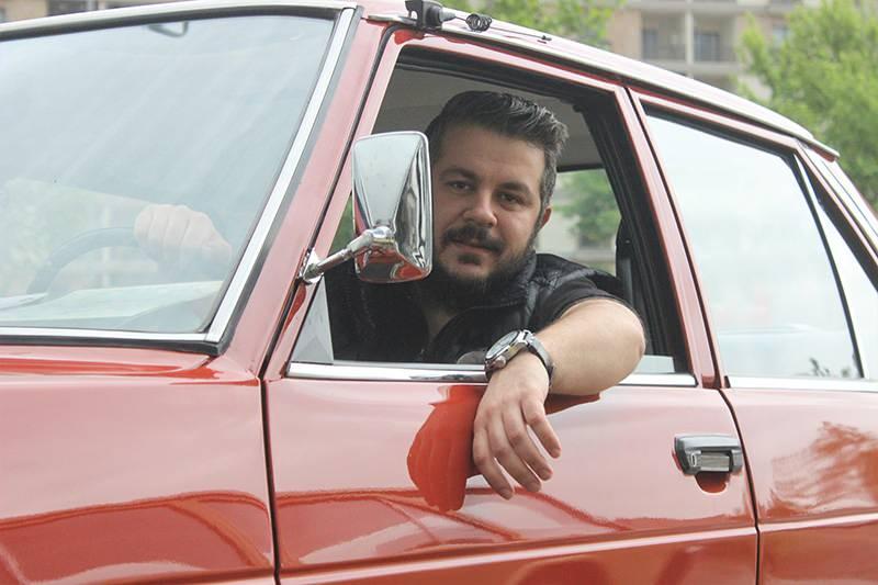 <p> Bu araçların çoğu hurdaya gitti benim araçlarım ise tamamen orijinal. Onlara gözüm gibi bakıyorum. </p>