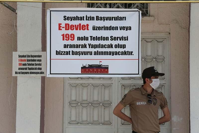 <p>Bir başka firma yetkilisi de bugün 65 yaş ve üzeri vatandaşlara çok yoğun bir bilet satışı olmadığını ama sonraki günler içir hazırlıklarını sürdürdüklerini kaydetti.</p>
<p> </p>