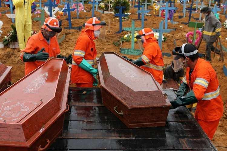 <p>Çin'in Wuhan kentinde ortaya çıkan yeni tip corona virüs 200'den fazla ülke ve bölgeye yayıldı. Dünya genelinde virüs nedeniyle 316 bin 711 kişi hayatını kaybetti, virüse yakalanan 1 milyon 858 bin 806 iyileşti. Halen tedavi gören 2 milyon 629 bin 329 aktif enfekte vaka bulunuyor.</p>

<p> </p>

