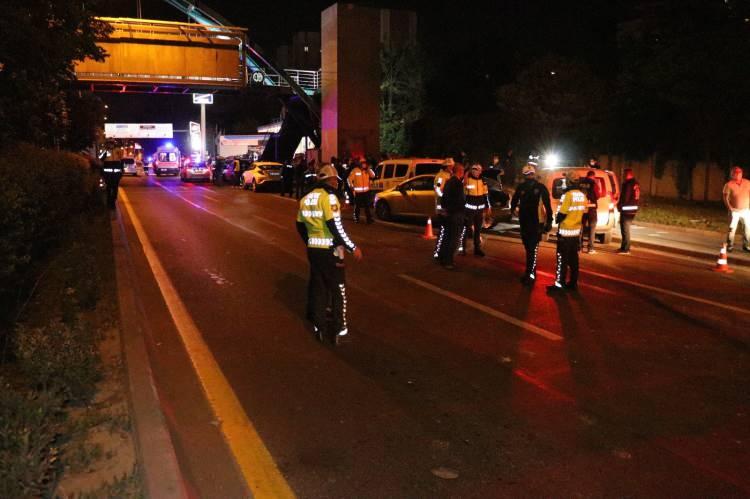 <p>Ankara’nın Yenimahalle ilçesinde alkollü sürücü, polis uygulama noktasına daldı. </p>
