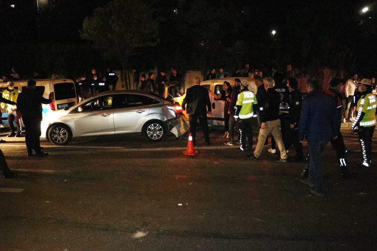 <p>Alkollü sürücüyü gözaltına alan polis ekipleri, olaya ilişkin inceleme başlattı.</p>
