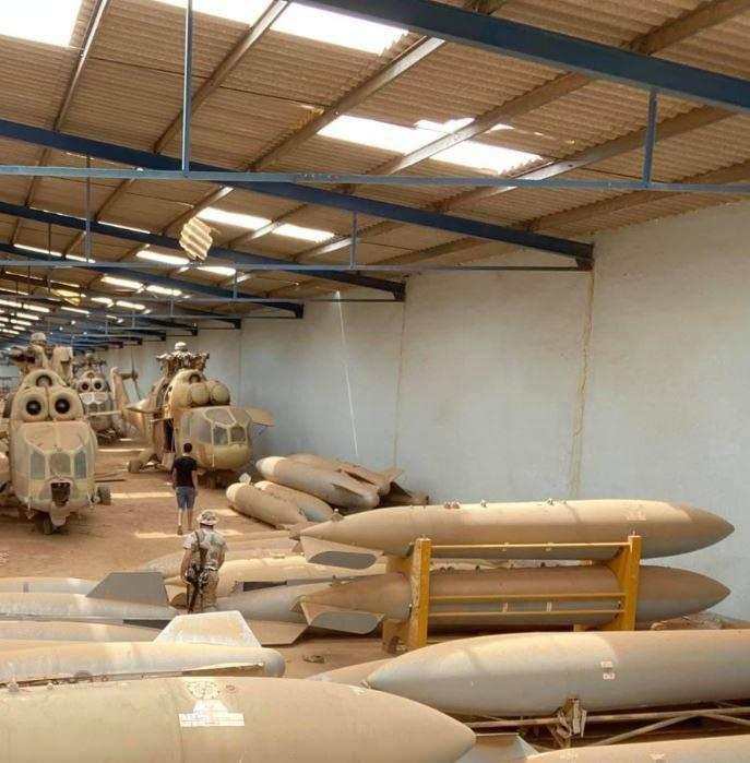 <p>Libya'nın Birleşmiş Milletler (BM) nezdindeki meşru temsilcisi Ulusal Mutabakat Hükümeti (UMH) ordusunun stratejik öneme sahip Vatiyye Askeri Üssü’nde kontrolü sağlamasının ardından çok sayıda helikopter ve mühimmatın ele geçirildiği belirtildi.</p>
